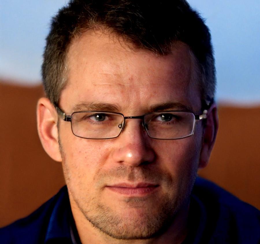 Portrait de Théo Beauregard, conseiller financier pour étudiants